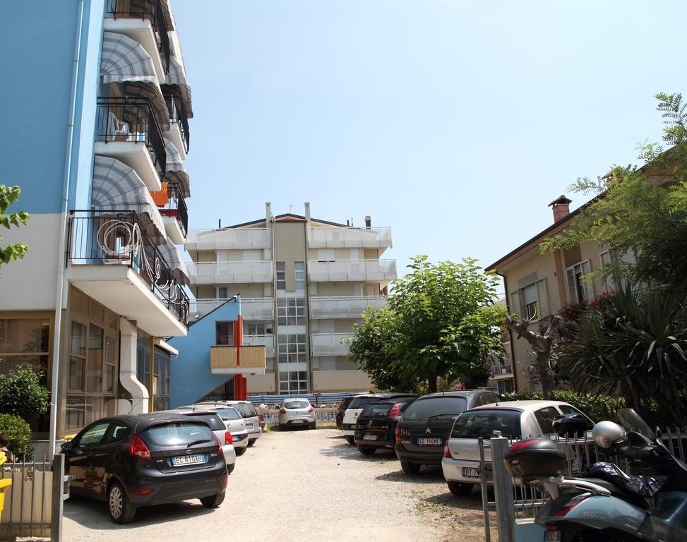 Hotel Universo Rimini Exterior photo